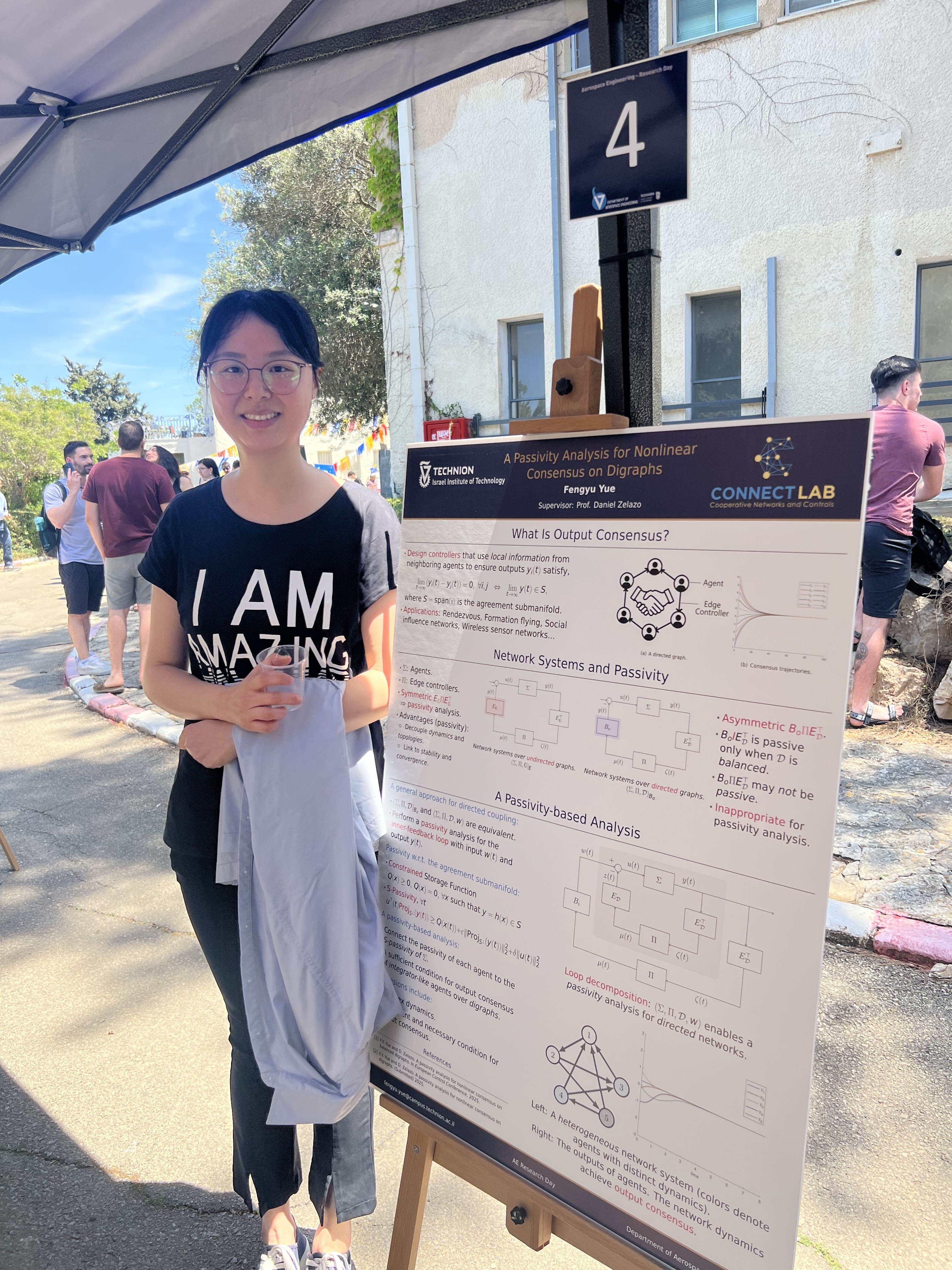 Fengyu Yue presenting her work